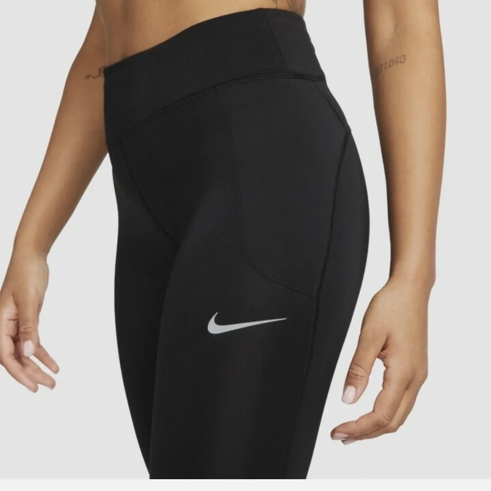 Nike - Picture 3 of 8